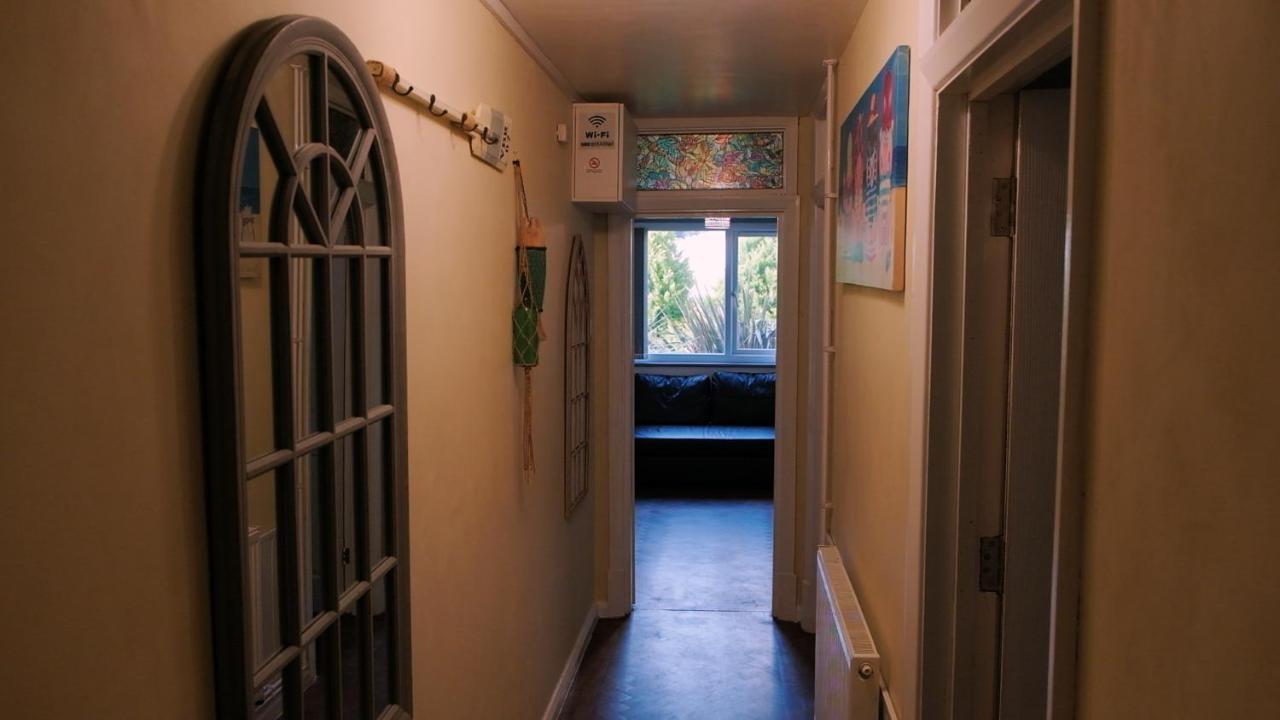 Commanders Cabin 'As Seen In Beyond Paradise' Looe Luaran gambar